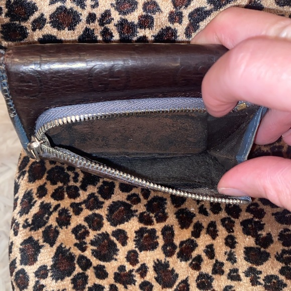 Gucci Key Holder - Picture 10 of 10